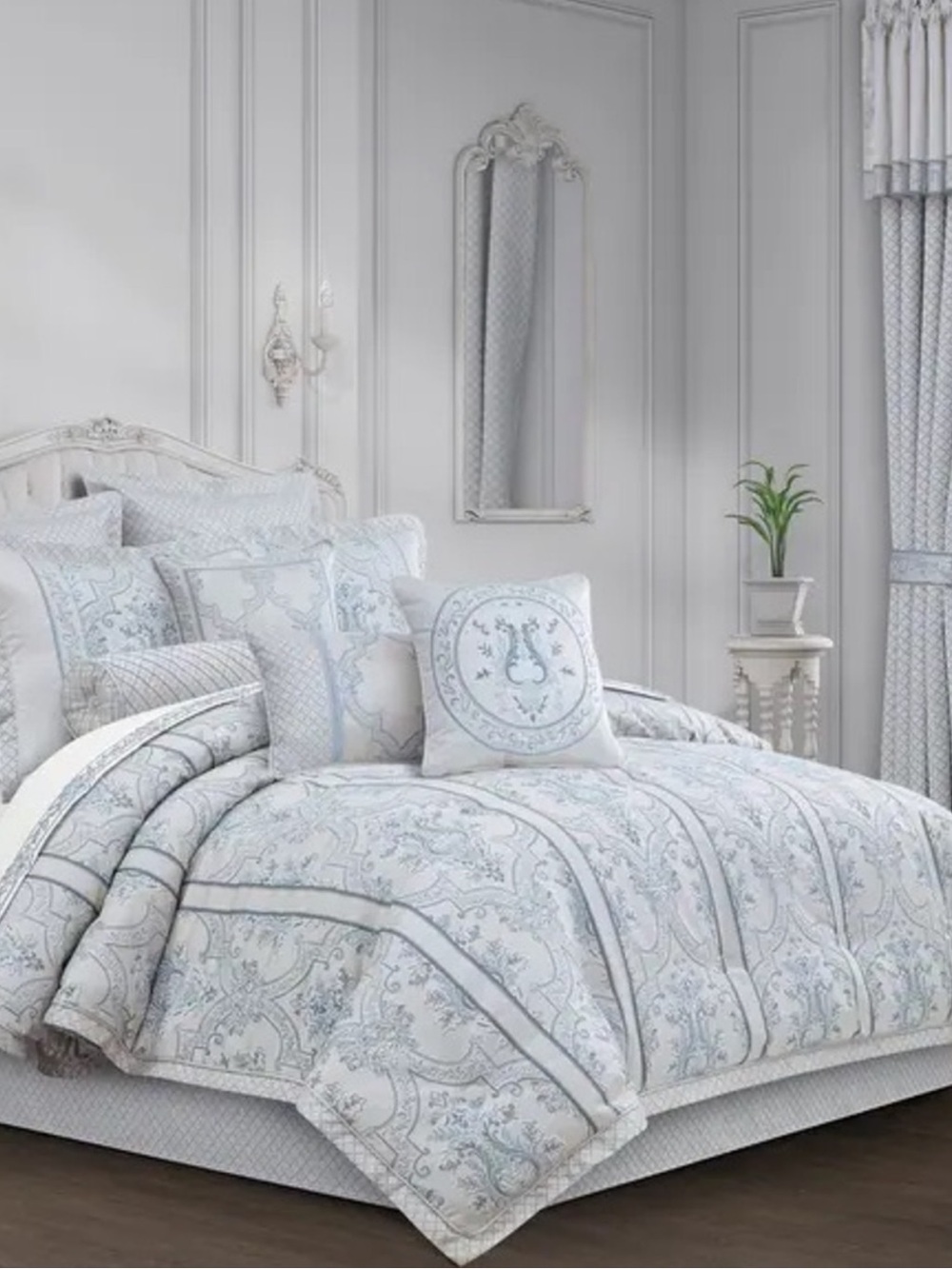 J. Queen New York Boulevard Comforter Set - King NWT